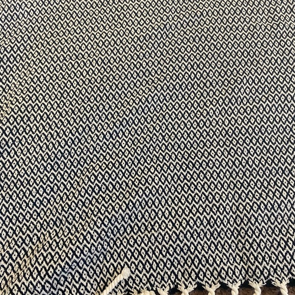 Shawl Wrap Throw Scarf Soft Tapestry Table Cloth BLACK WHITE Thick Cotton - Picture 2 of 6